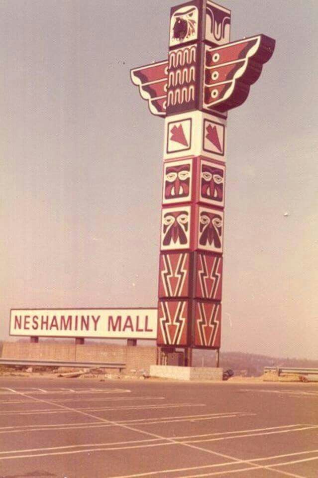 Neshaminy Mall Totem