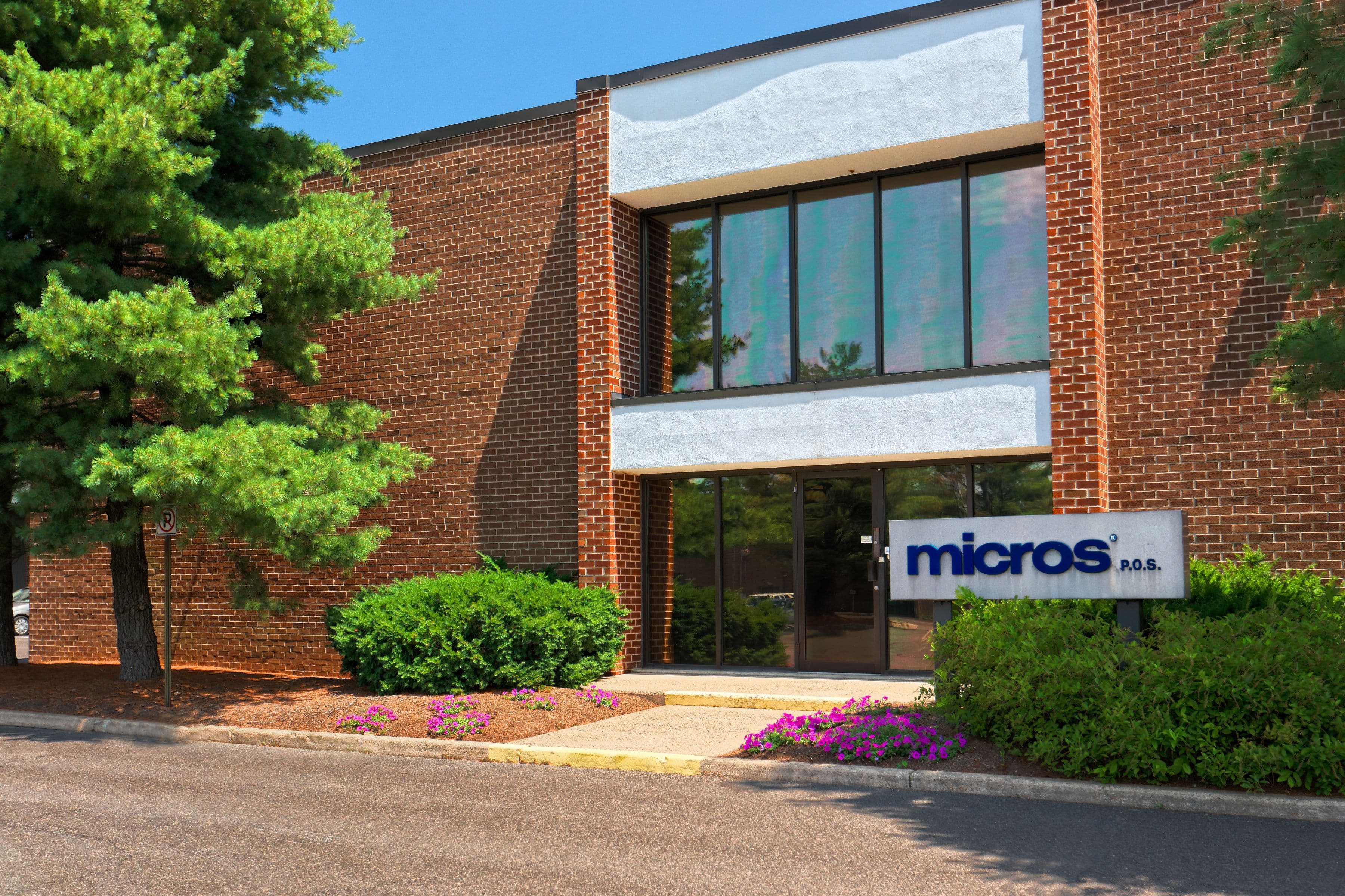 kor center b building outside