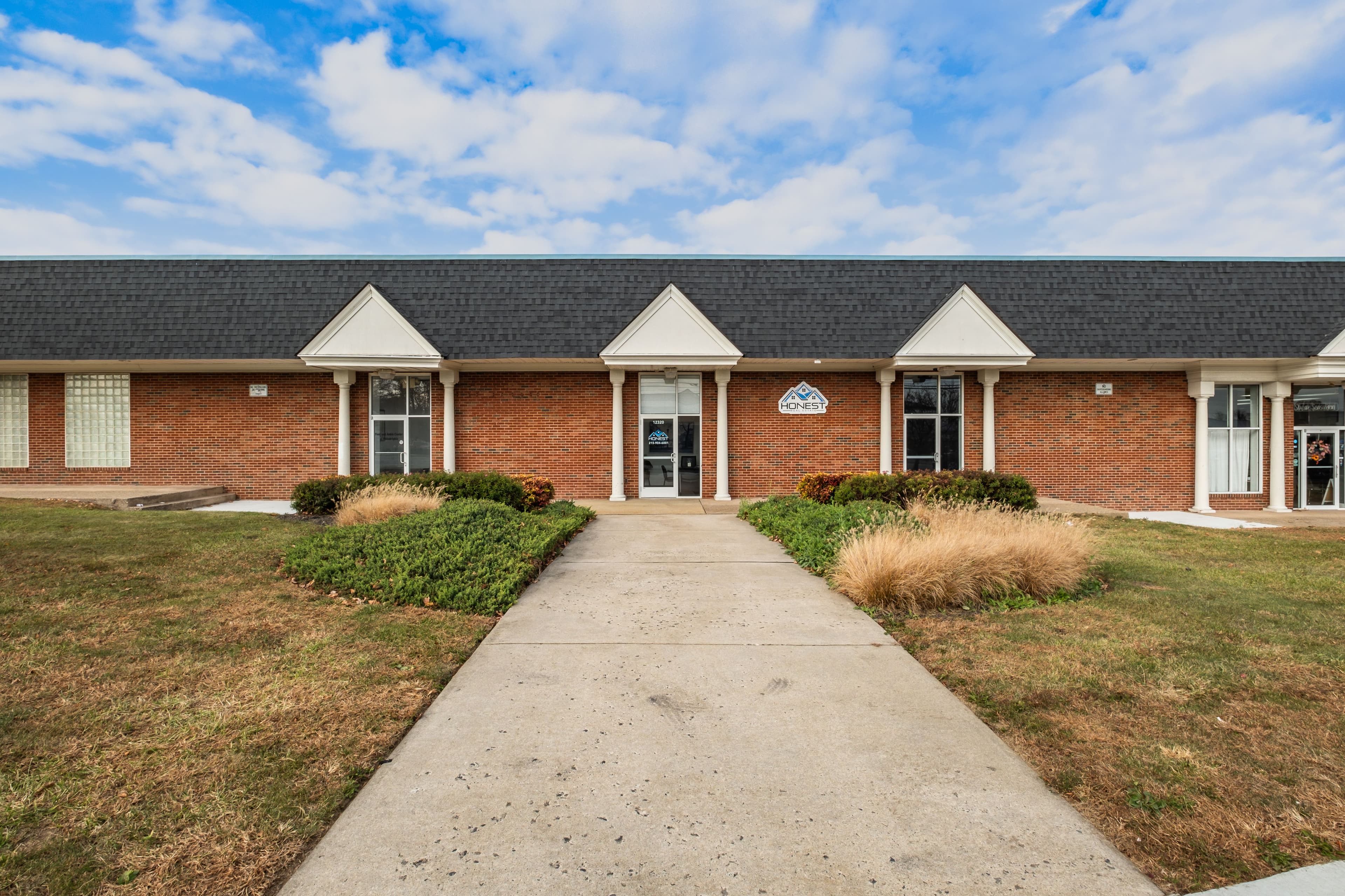 Parkwood Commons - Image 2