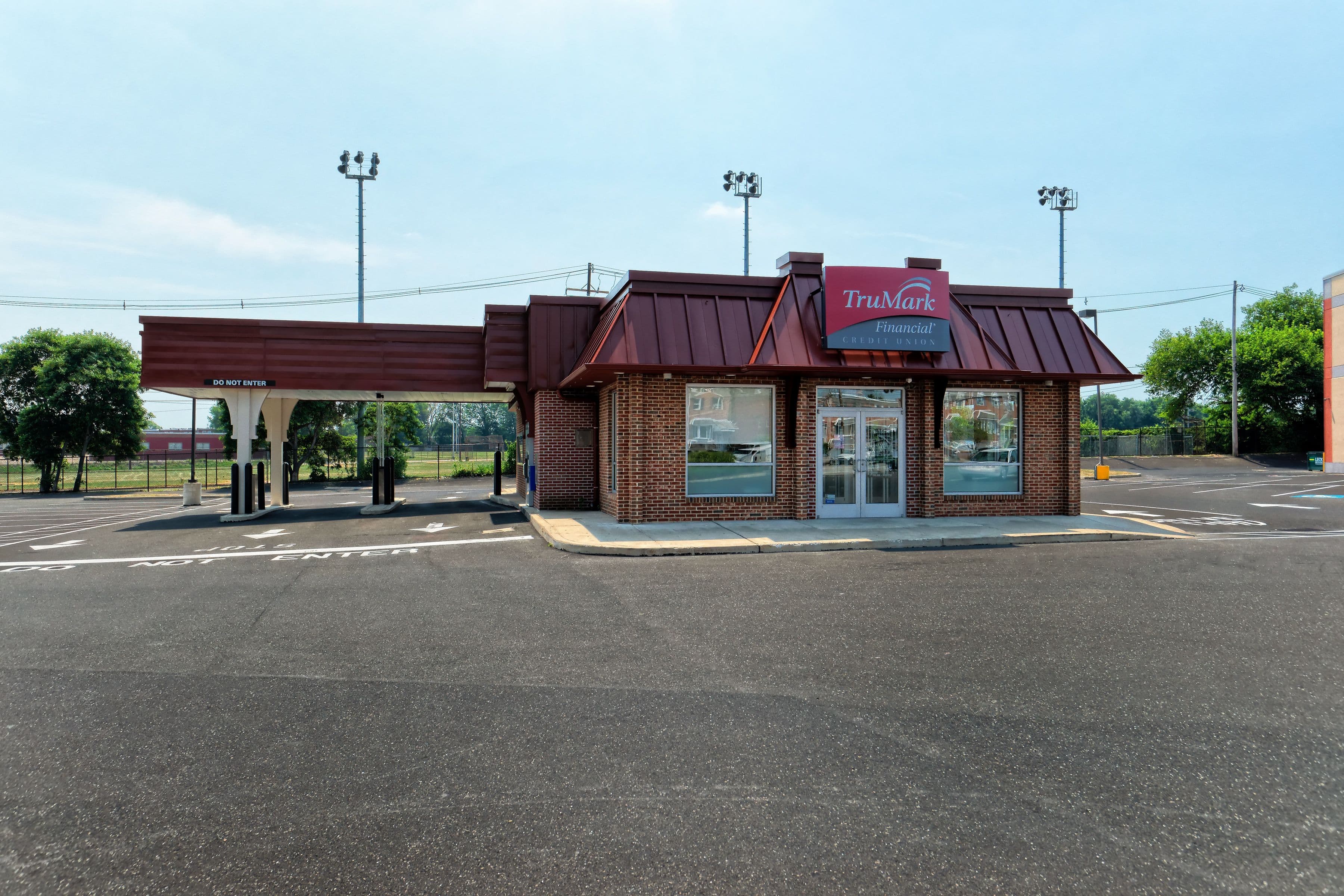 Parkwood Shopping Center - Image 6