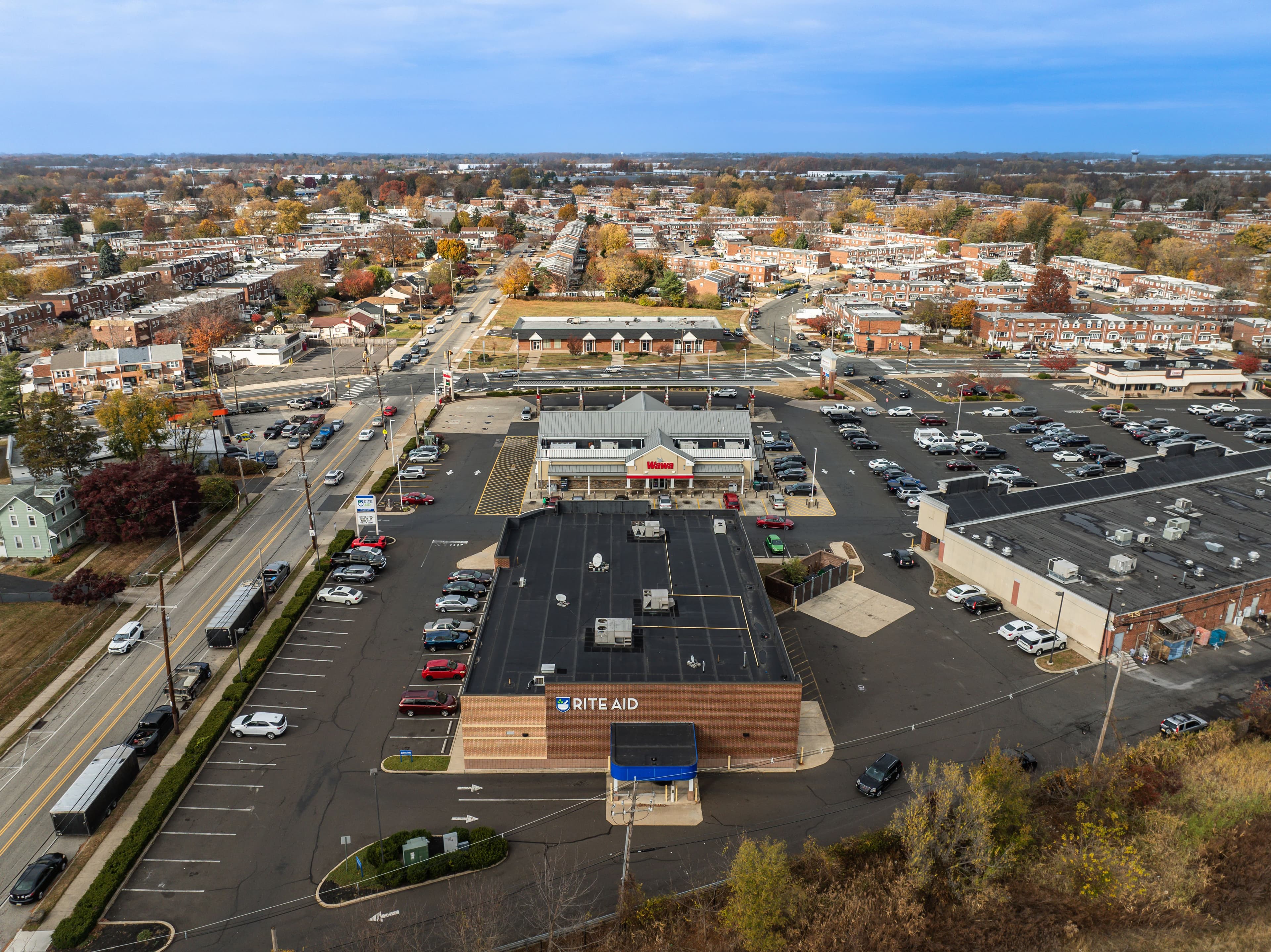 Parkwood Shopping Center - Image 4