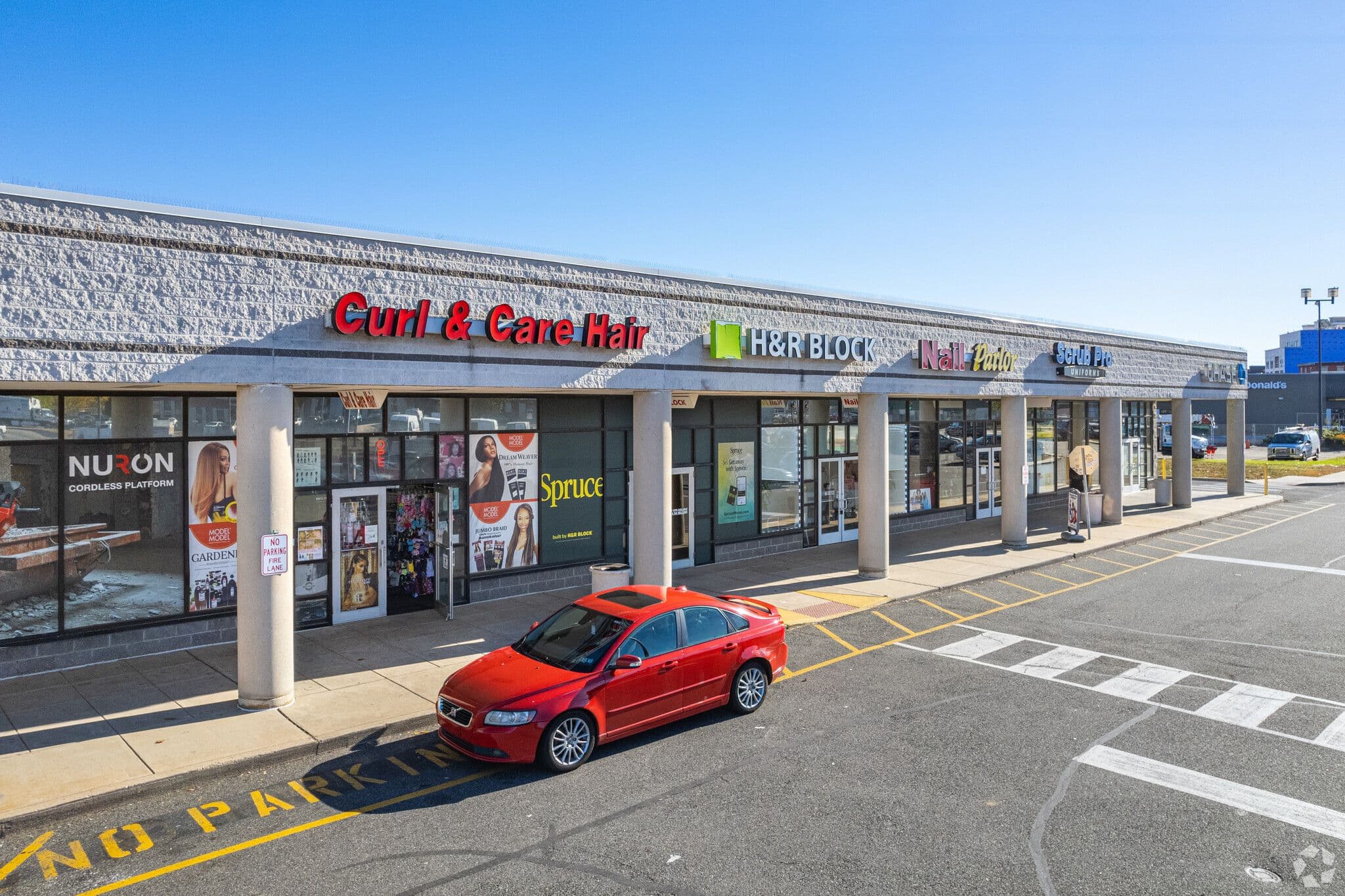 Gray’s Ferry Shopping Center - Image 4