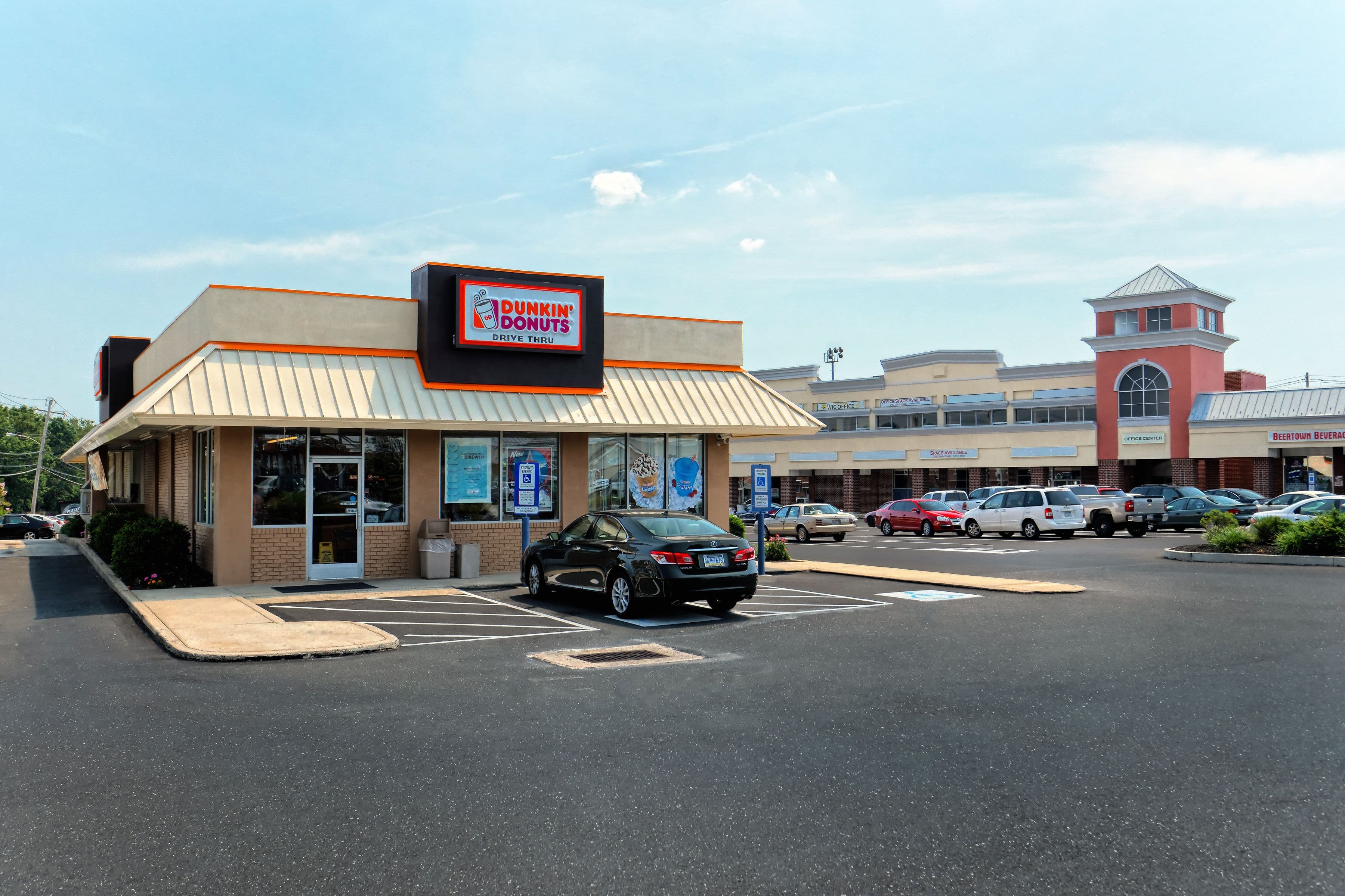 Parkwood Shopping Center - Image 5
